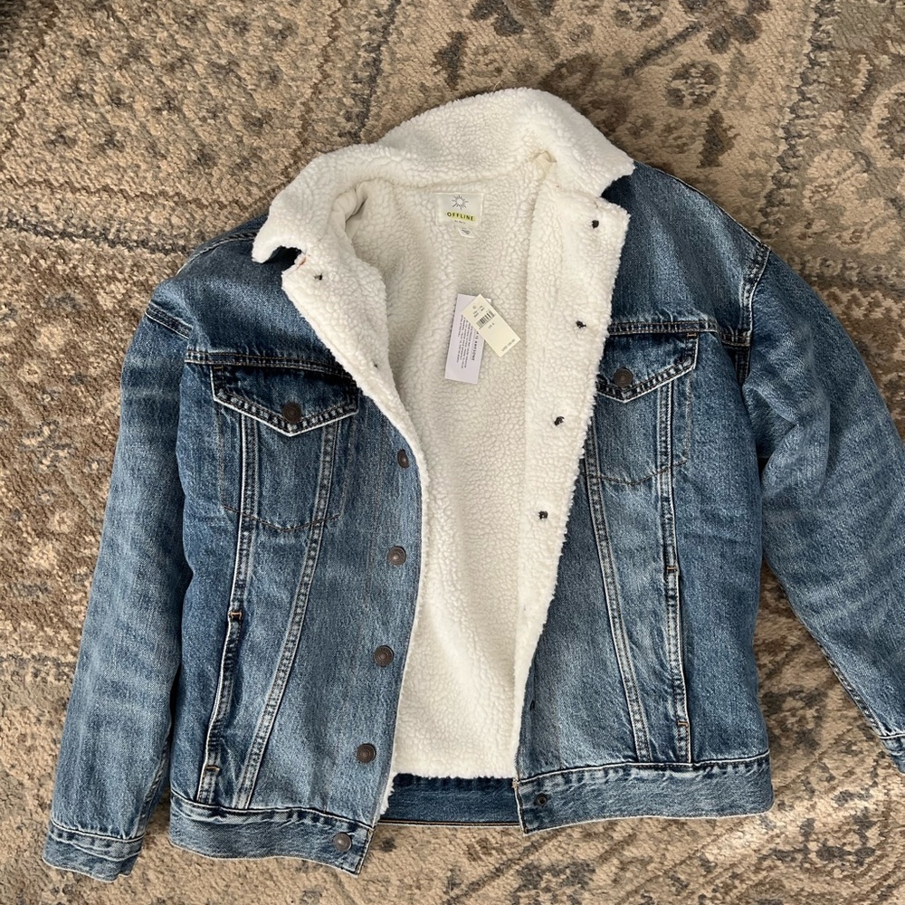 NWT jean jacket from Aerie. White Sherpa lining size small